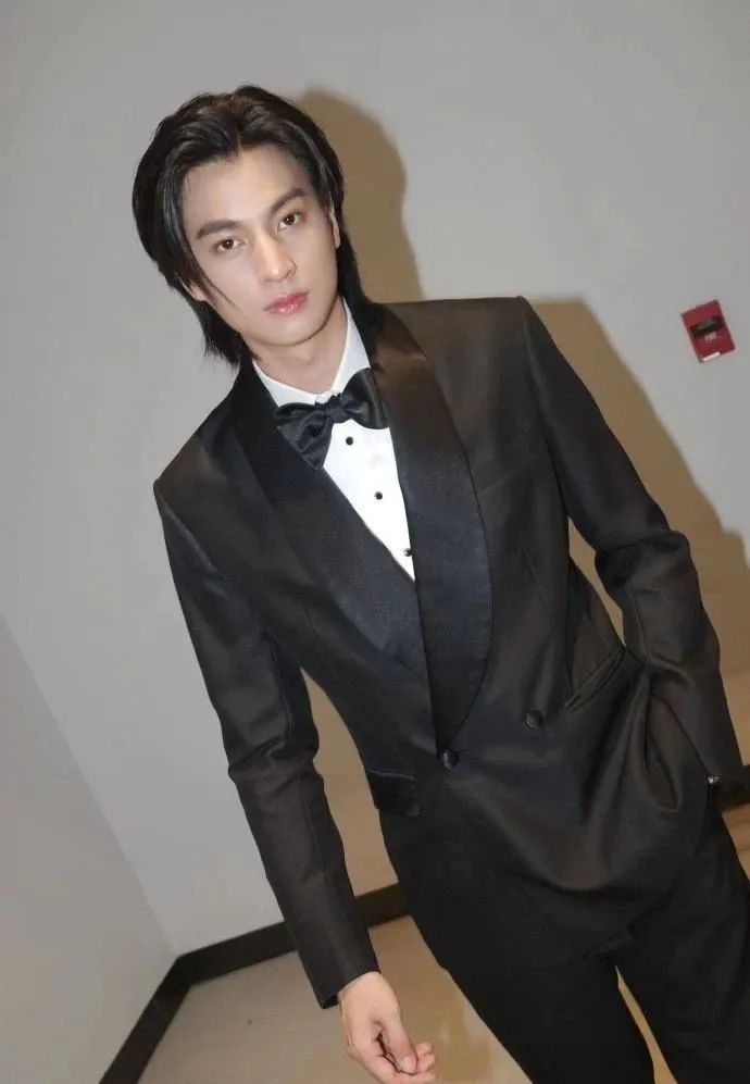 李敏镐身高175和187对比图,李敏镐187和165