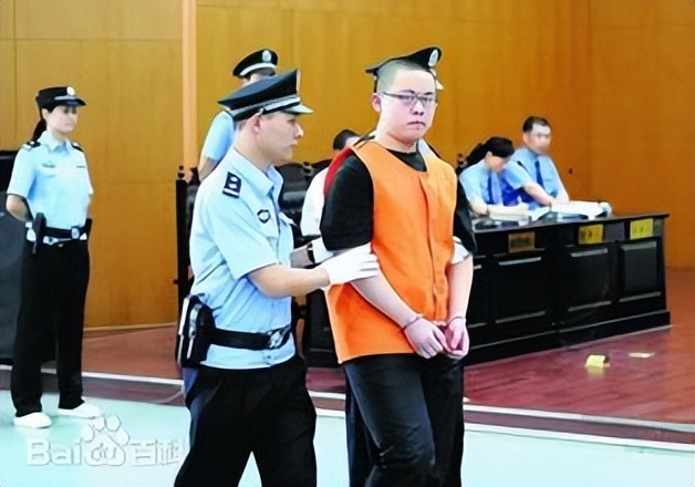 16岁女孩拒绝官二代求爱被毁容,拒绝富二代追求遭毁容以前照片