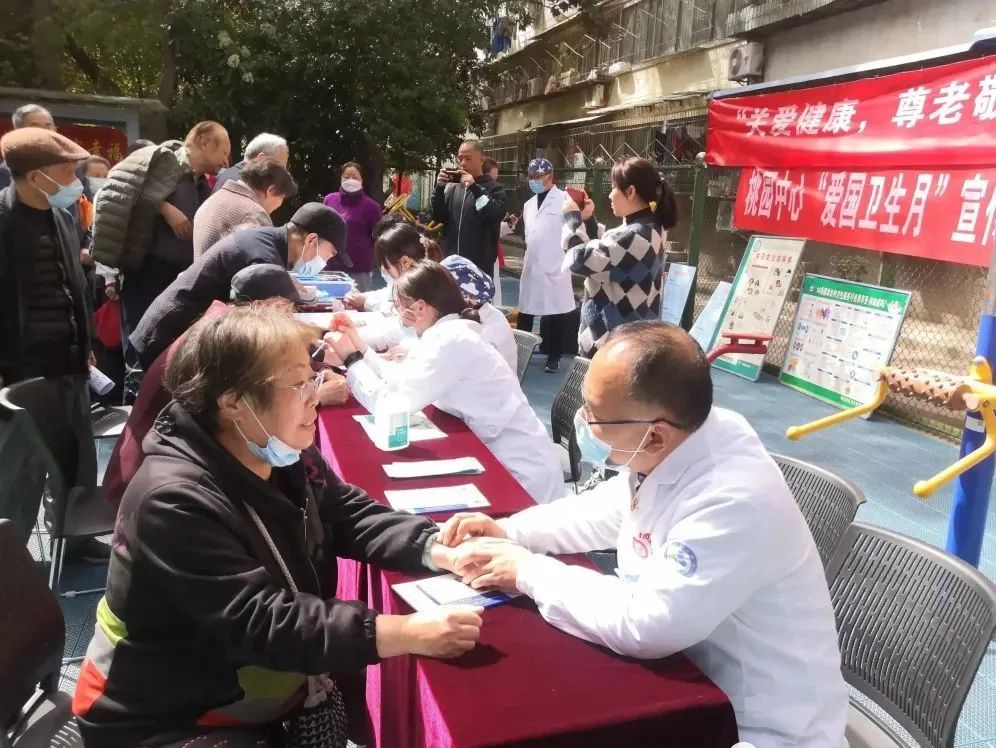 口腔诊所走进社区义诊活动,社区开展口腔义诊活动