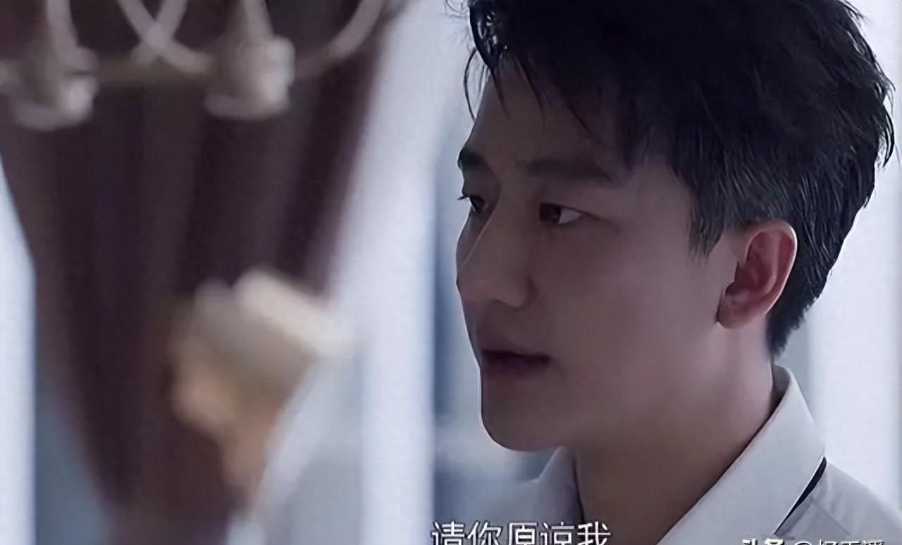 狂野诱惑！超辣女王舔刀瞬间！