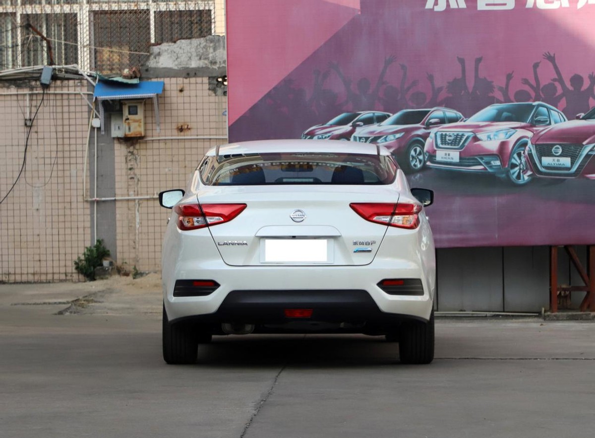 日产蓝鸟与轩逸区别,外形运动的车