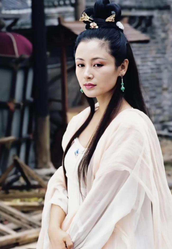 从五官怎么看出女人富贵相,女人五官富贵的表现