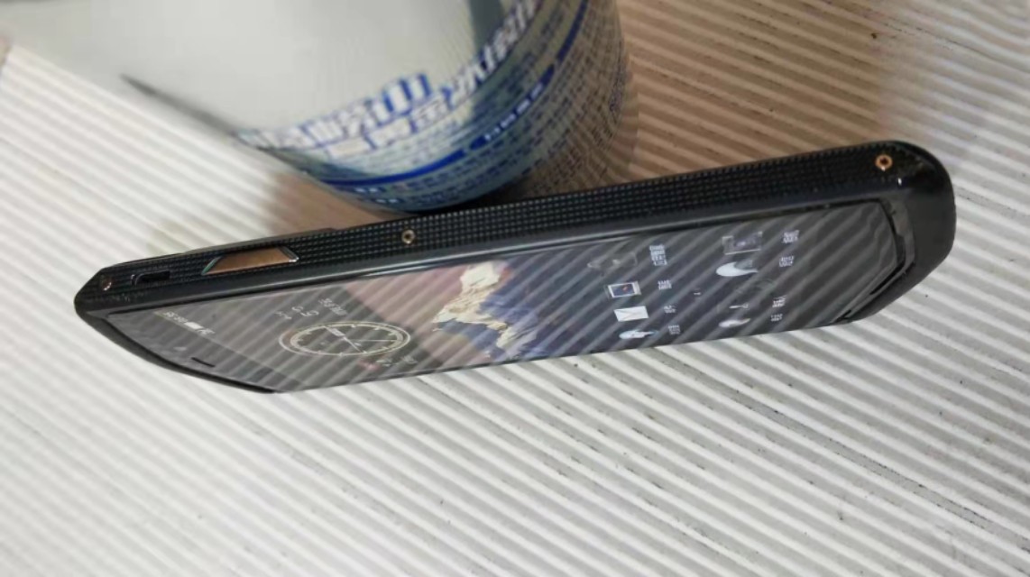 珠穆朗玛峰8848钛金手机测评,8848手机和珠穆朗玛峰