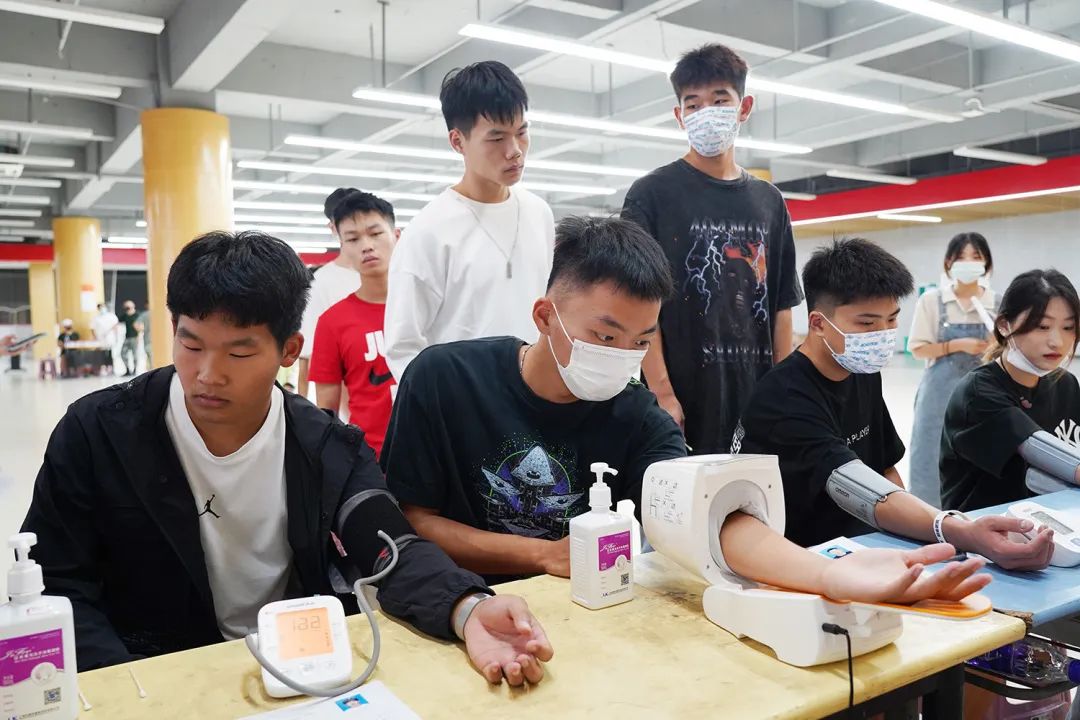 护航平安开学季,护航师生开学季