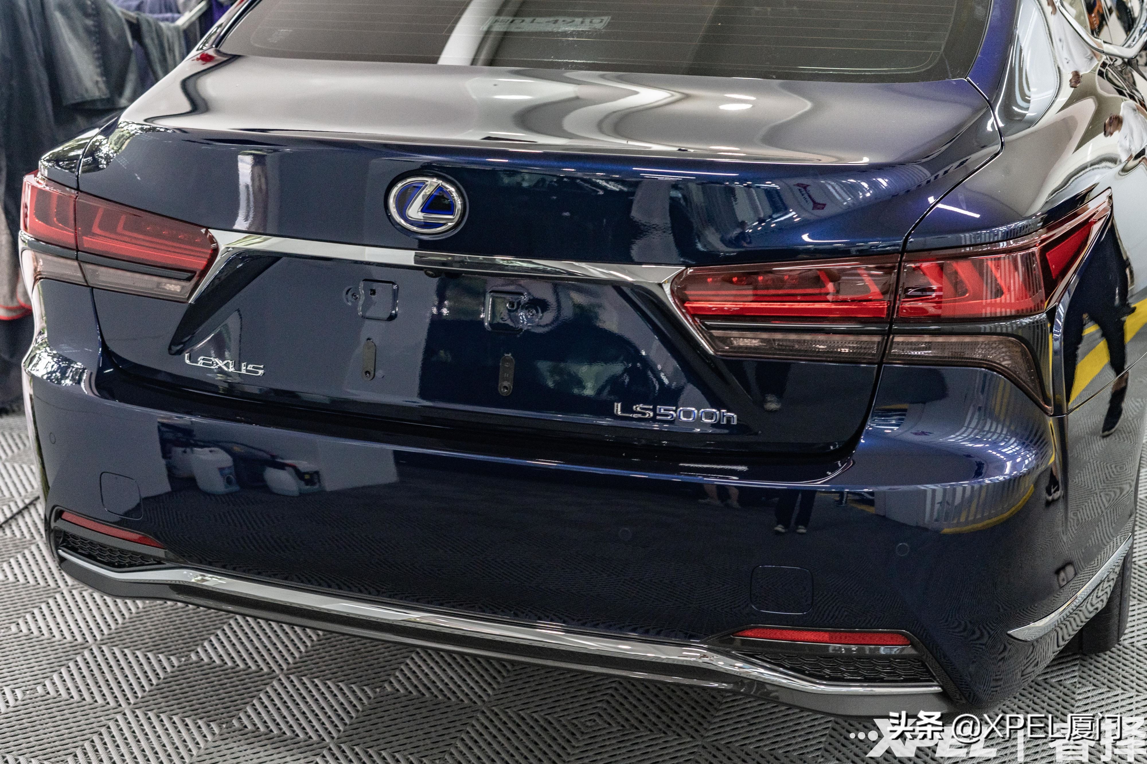 隐形车衣是用胶贴还是水贴,厦门xpel新车需要贴隐形车衣吗