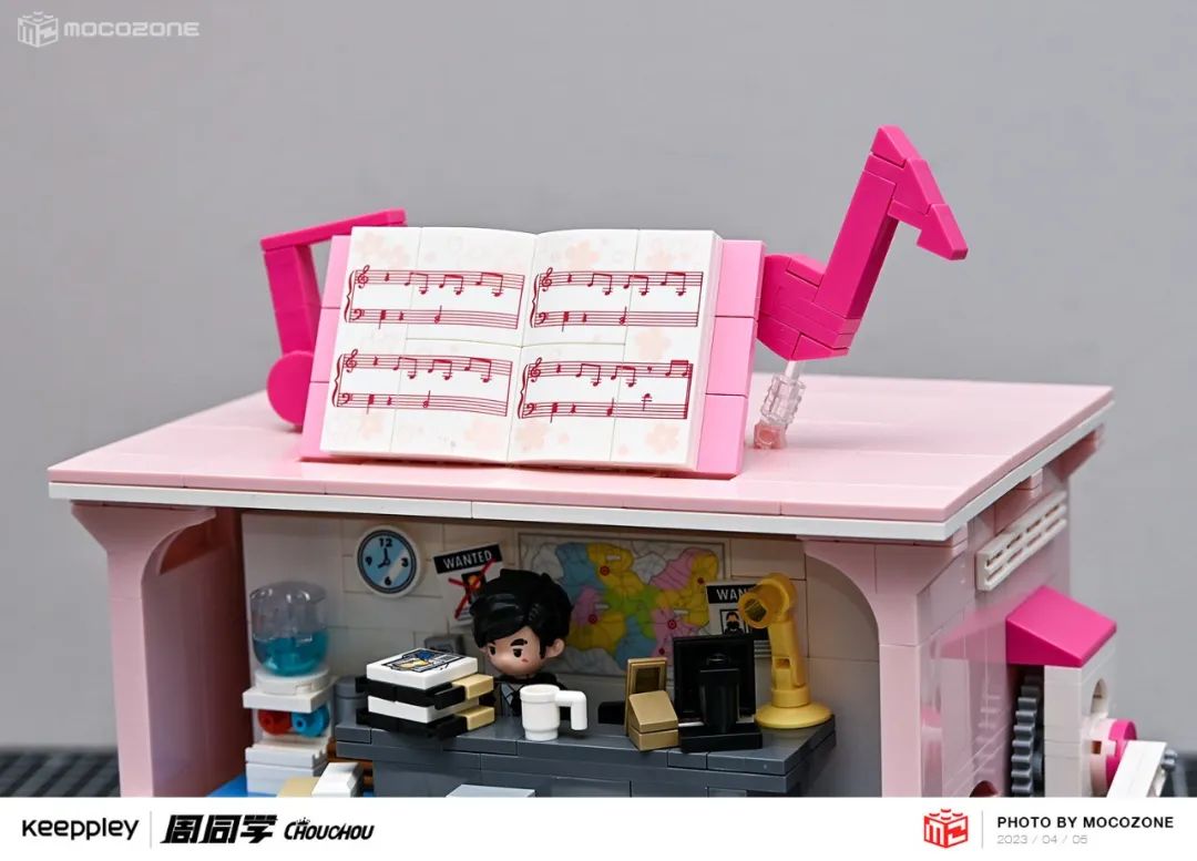 【积木测评】旋转的场景变换！周杰伦首款积木套装很有趣