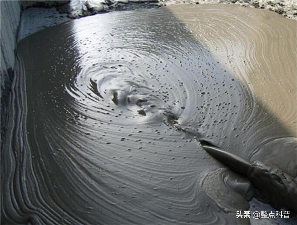 为什么工人往水泥加糖,白糖能阻止水泥硬化这是真的吗