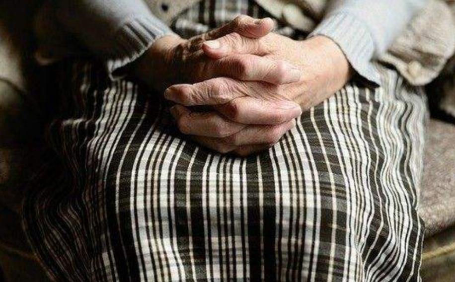 继承人继承遗产后出国被家人起诉,继承岳母上亿遗产法院判决