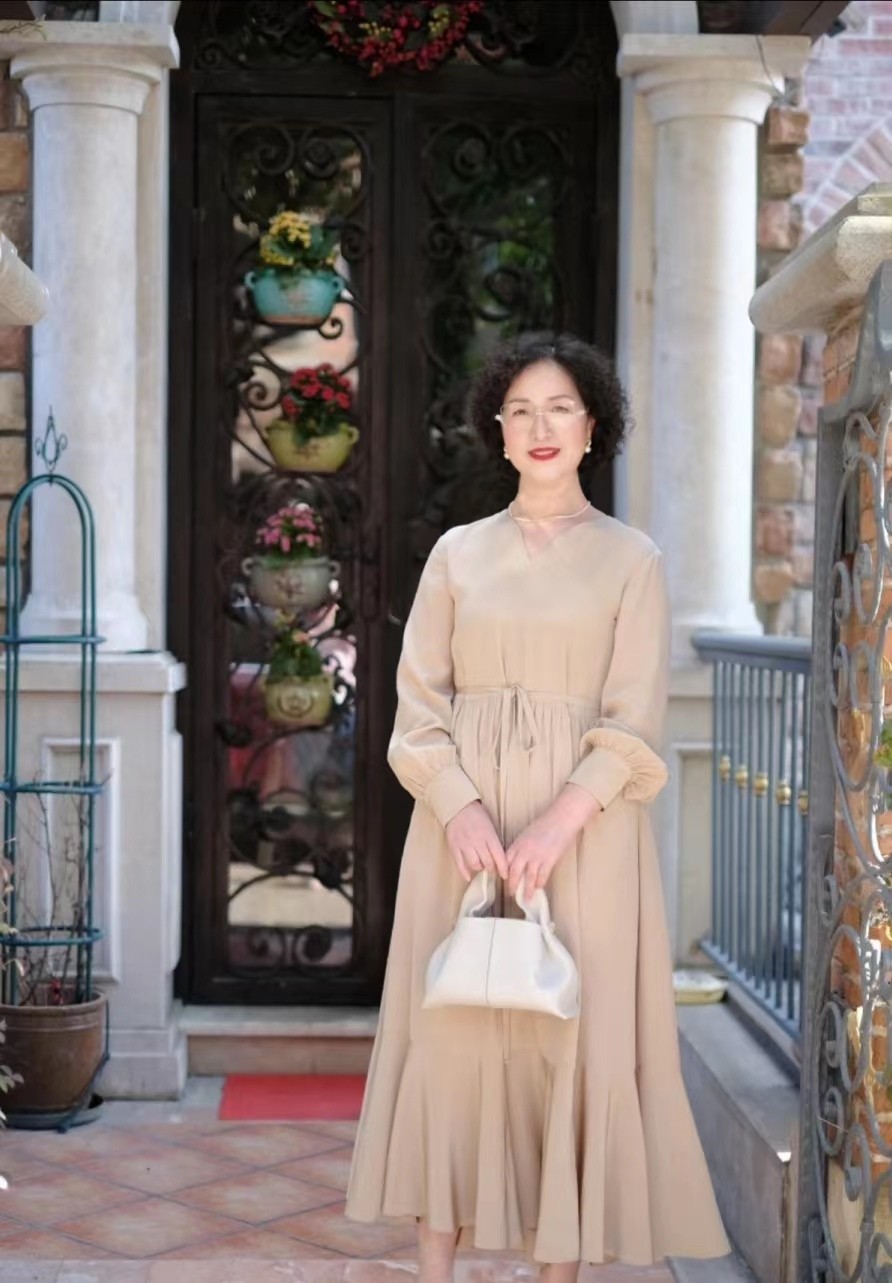 适合50岁女人的发型减龄又洋气,50岁减龄发型女2020流行发型