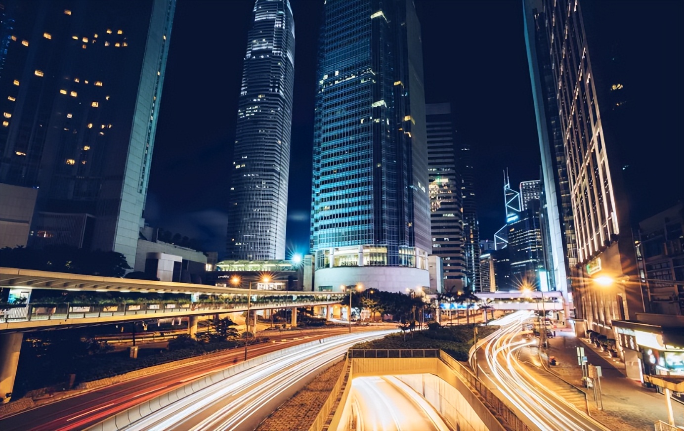 一米八几的初中生胡子拉碴看儿科？画面太美不敢看