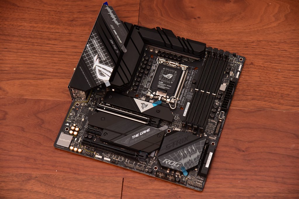 DDR5与DDR4？Win11与Win10？12600K对决5600X实战