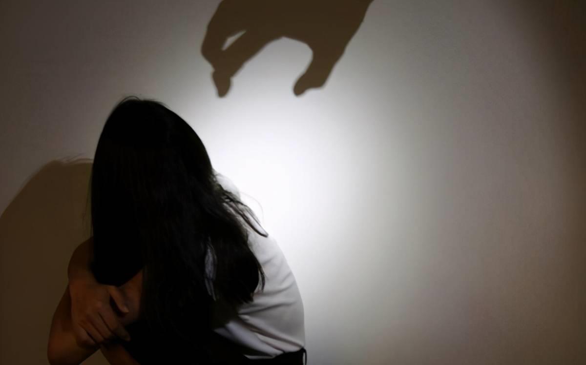 沉默的哀求：女教师被校长强奸，无人问津