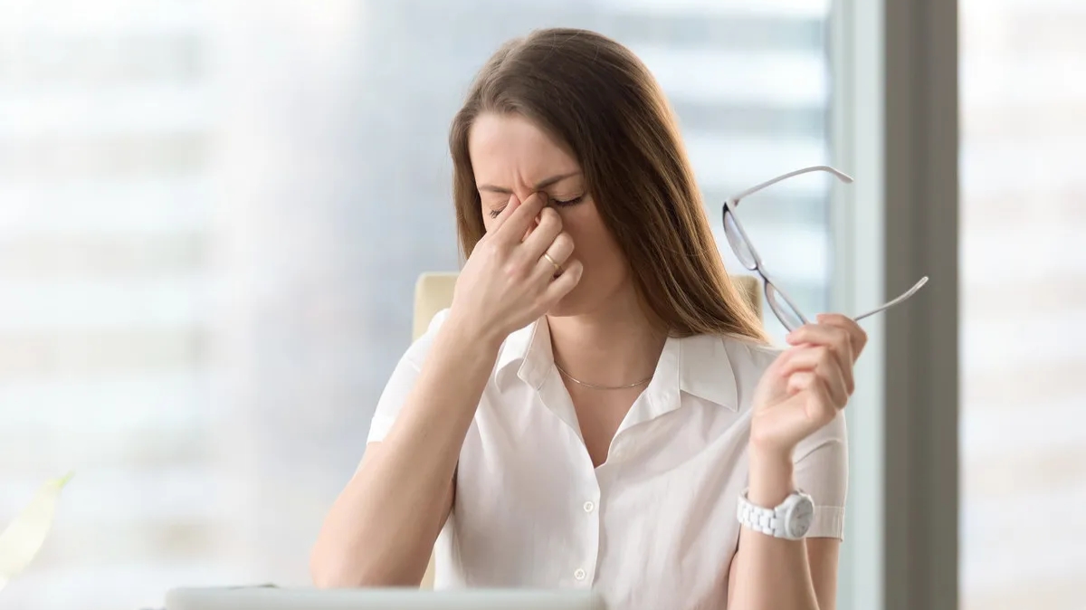 眼睛干涩、模糊，还有救吗？对眼睛好的4类营养素，早知早受益