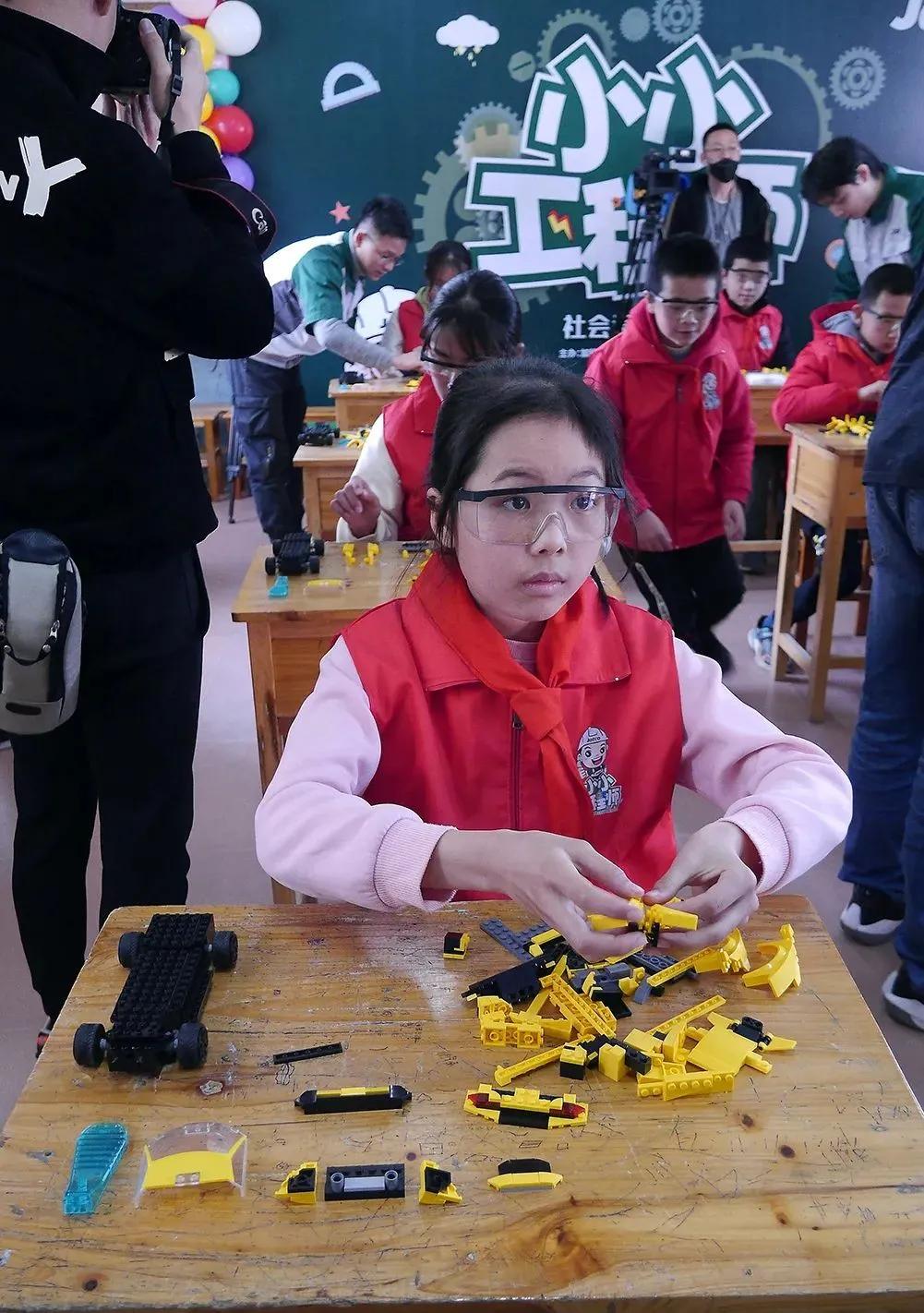 看见孩子的未来加特可广州“小小工程师”百顺学校站