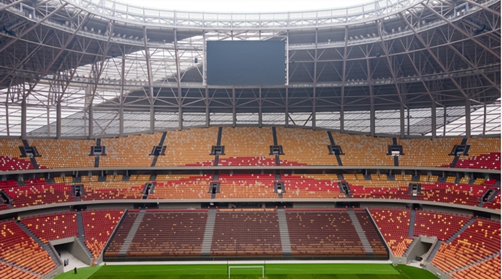 重庆在建足球场,重庆龙兴专业足球场