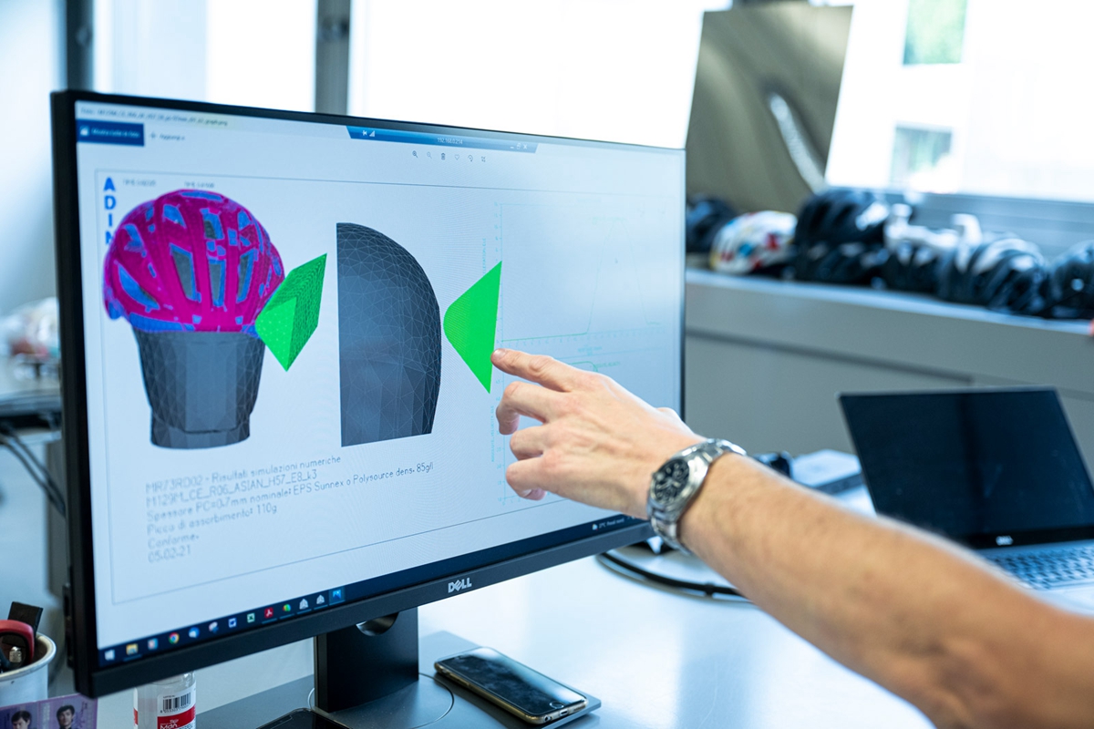 头盔强硬抗撞击不惧日常碰撞介绍,头盔可以防多少公里碰撞