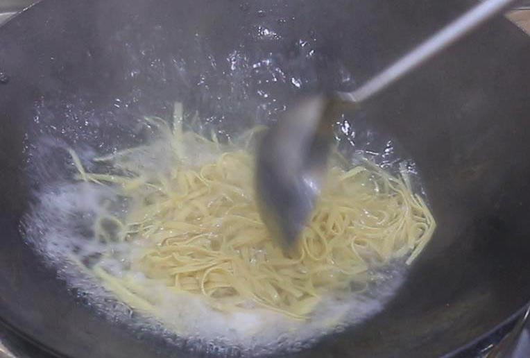 儿童锌过高症状吃什么食物补得快,孩子锌偏高平时可以吃什么