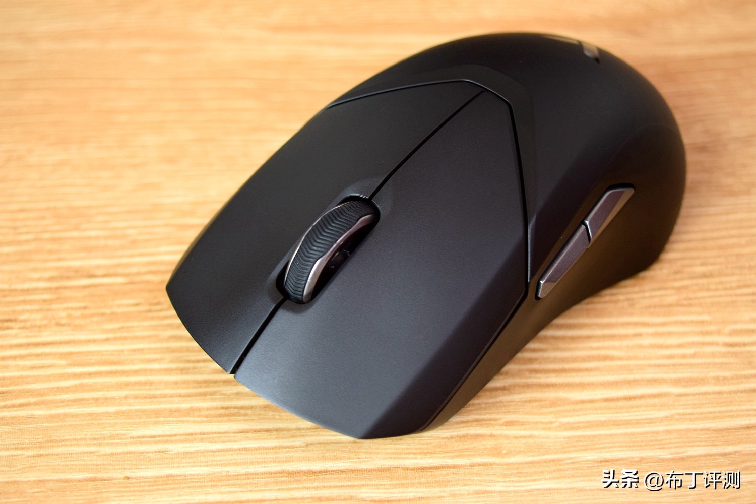 入门级无线游戏电竞鼠标,目前最好用的有线游戏鼠标