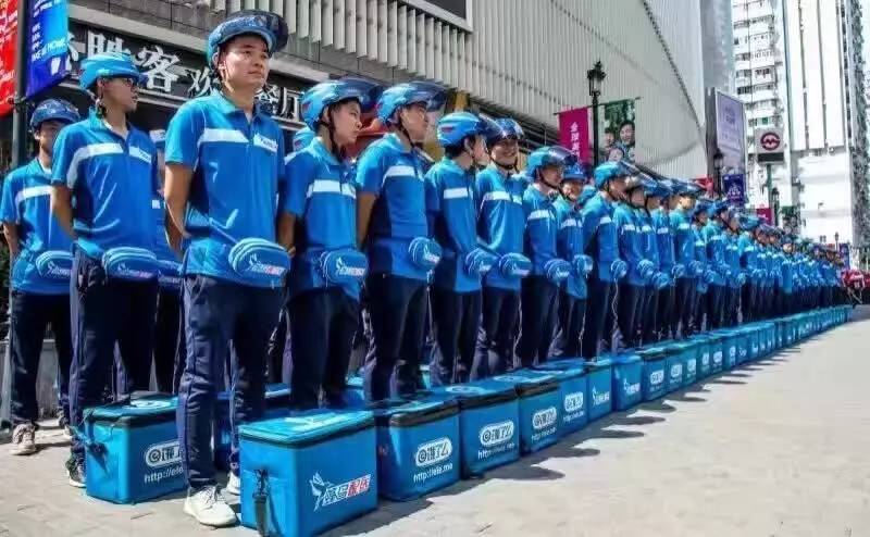 快递外卖骑手一个月能挣多少钱,外卖快递的工资待遇是多少