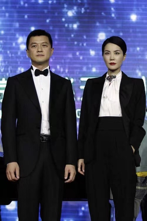 王菲和谢霆锋张柏芝的情史,李亚鹏与王菲现在的情史