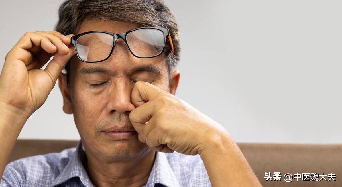 缺乏维生素b2人体会出现哪些症状,人体缺乏维生素b2什么症状