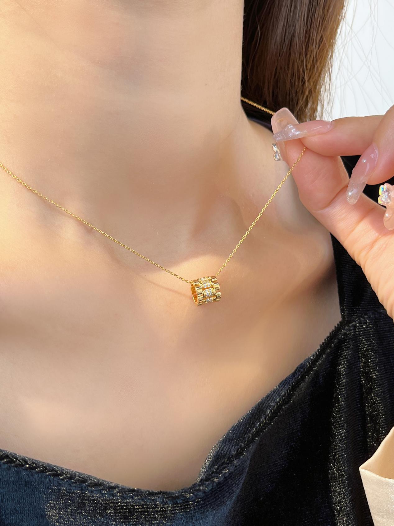 40岁女性穿好这6种颜色年轻又时髦,今年最流行这3种颜色搭配