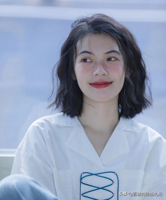 中短发显老还是显年轻,短发显老如何弄比较年轻