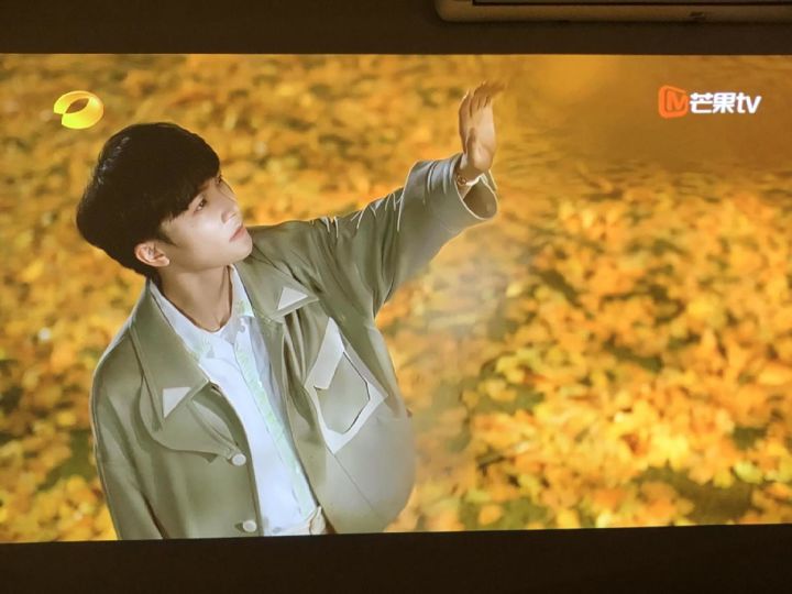 【开箱评测】极米神灯:卧室投影仪的天花板,居然是个吸顶灯!