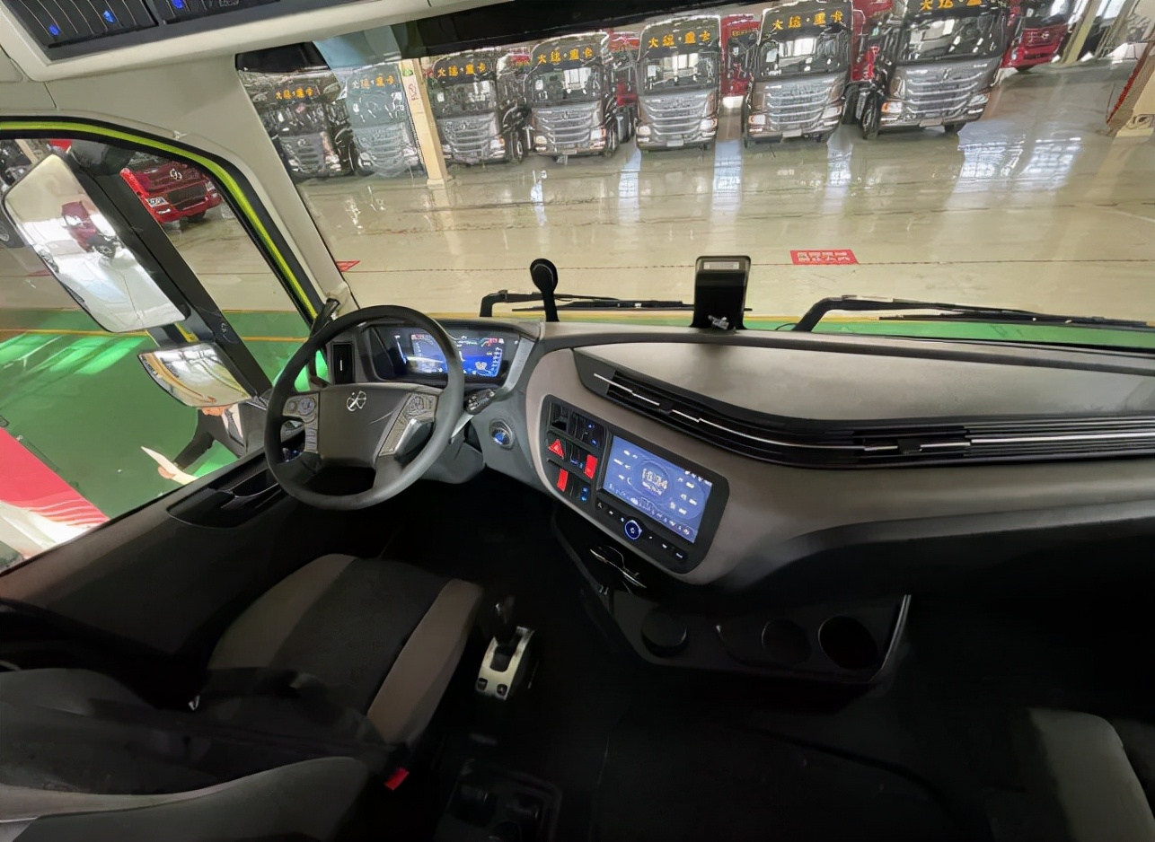 大运重卡v9自动挡操作方法,大运v9重卡新款内饰