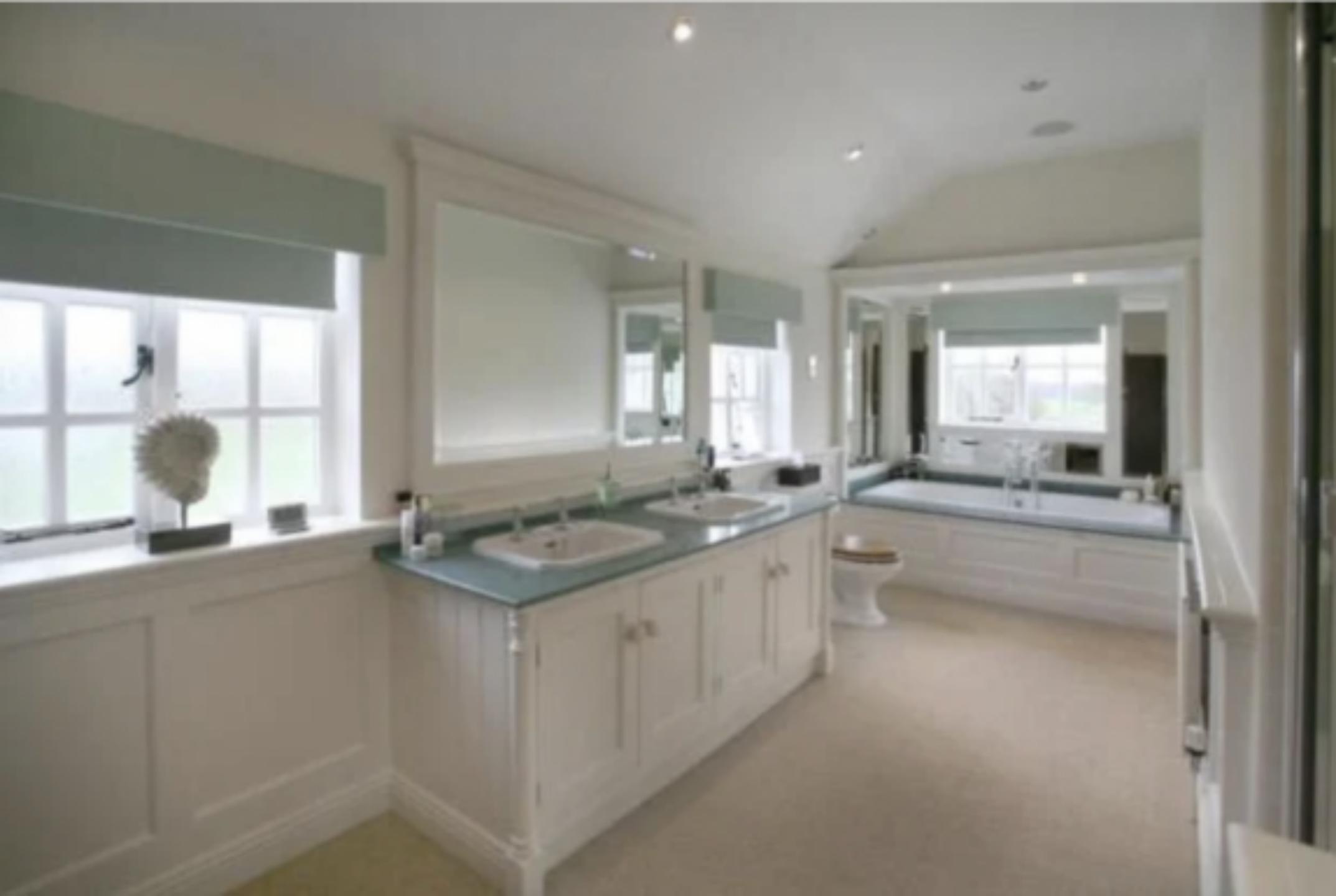 贝克汉姆和c罗谁有钱,贝克汉姆和c罗谁商业价值大