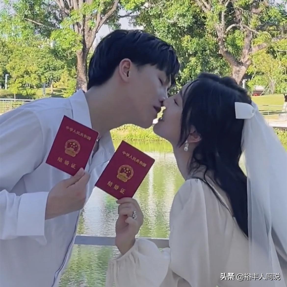 恭喜！高颜值网红十缨与男友登记结婚，甜晒Angelababy同款钻戒