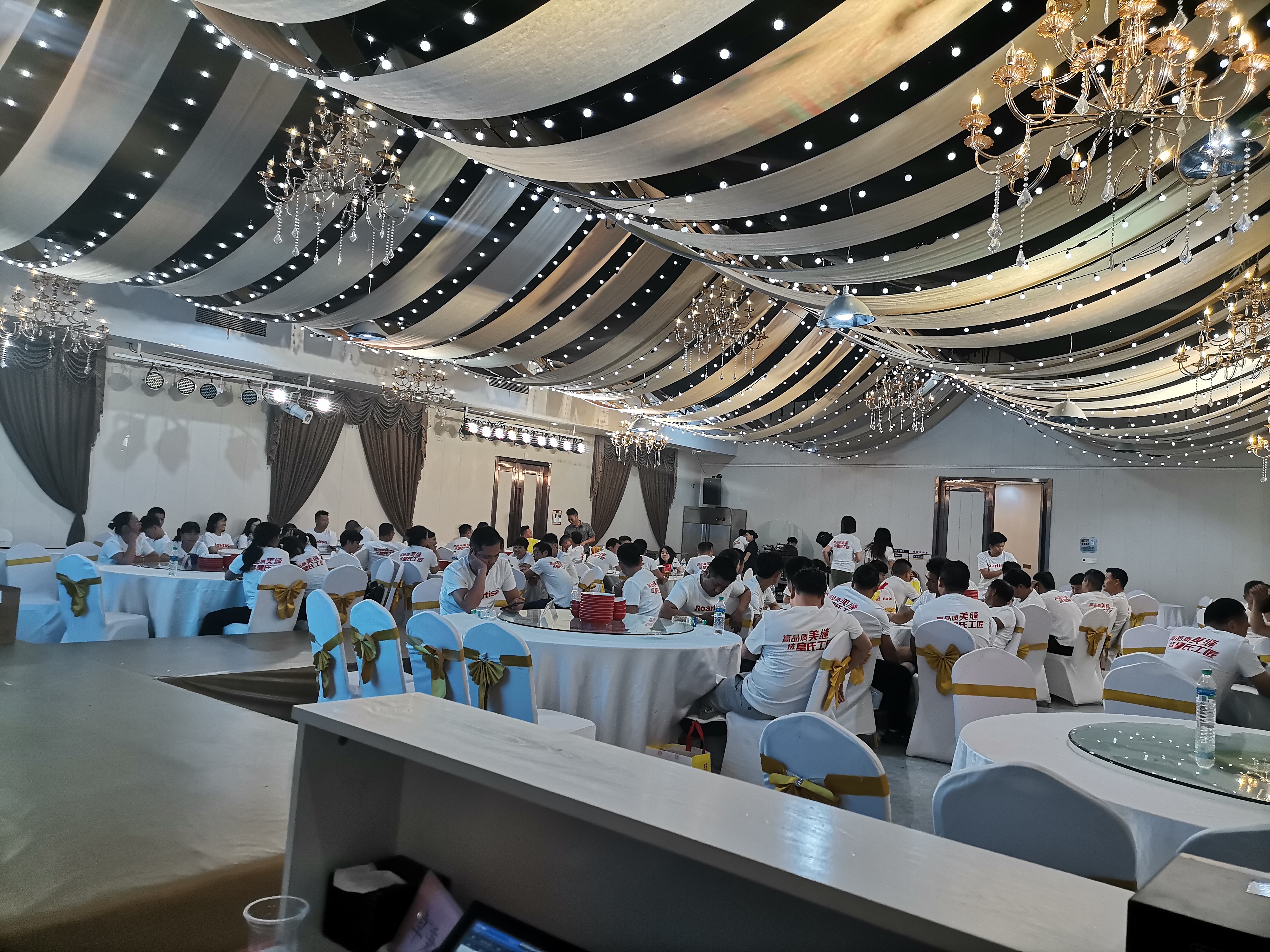 皇氏工匠聚脲美缝剂耐黄变,皇氏工匠聚脲视频