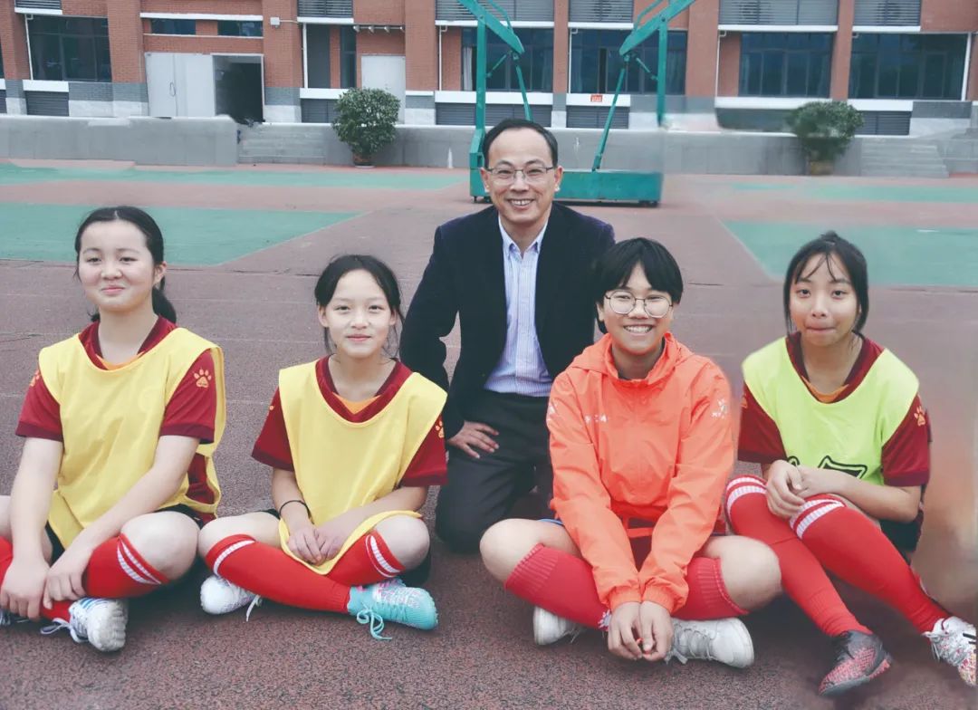 重庆实验外国语学校华岩校区校长,九龙坡区实验外国语学校教学质量