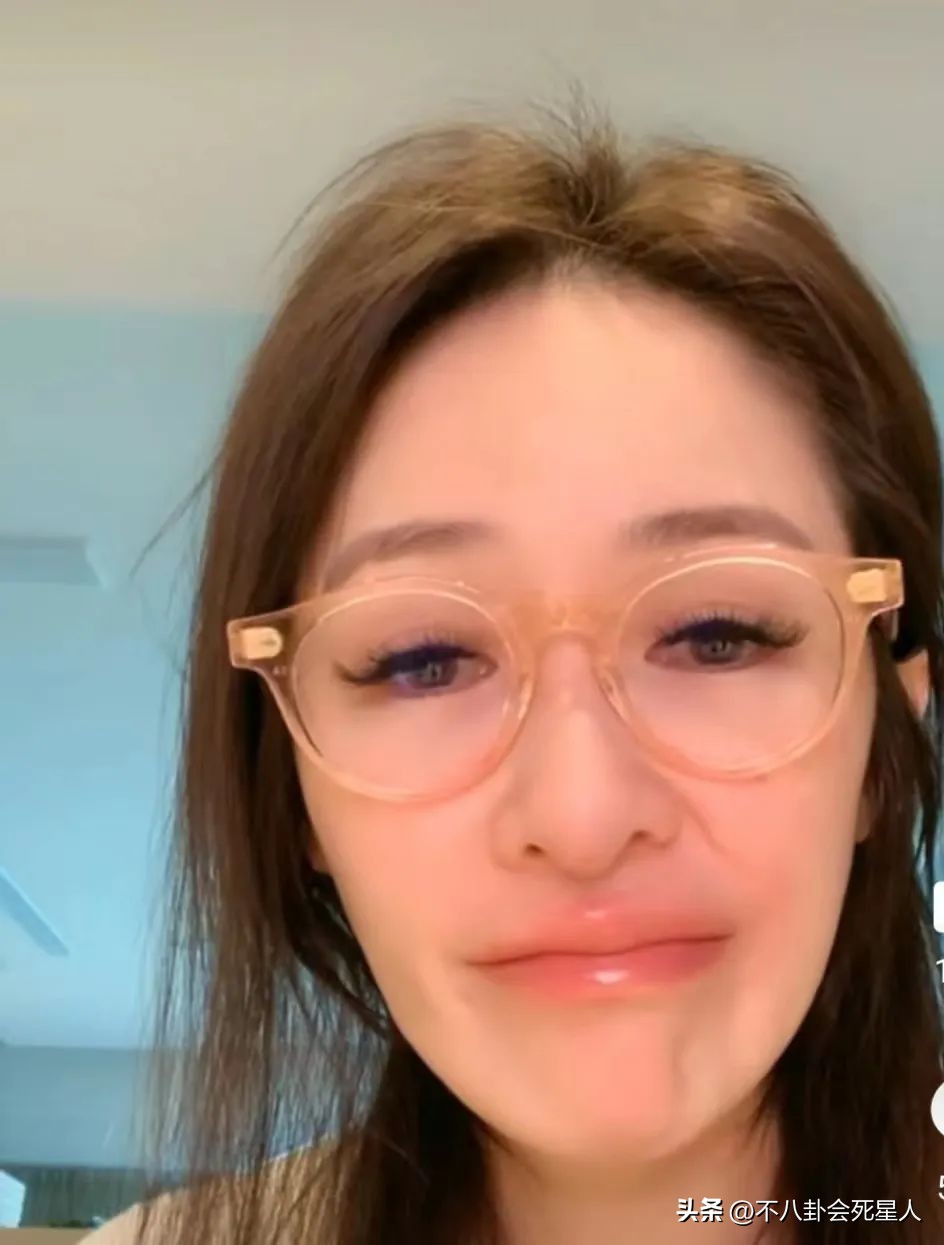 萧亚轩现在是什么脸型,40岁萧亚轩素颜出镜被嘲老气