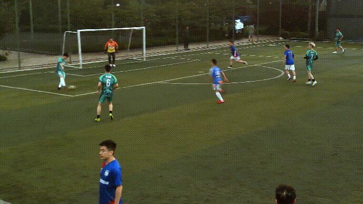 Fun-π丨雨中唱响生日歌足球狗的浪漫有几多？