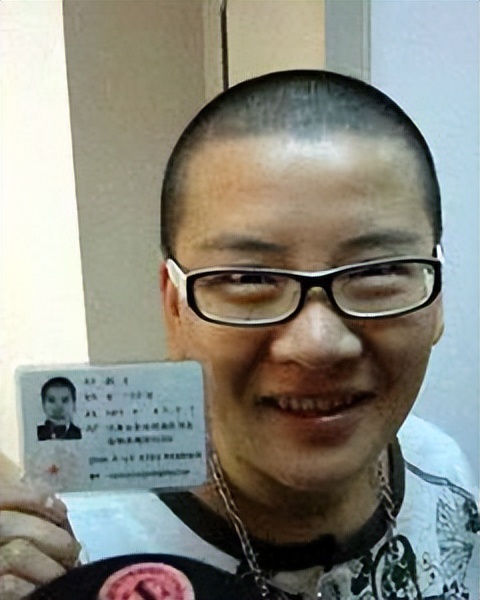 05年宁夏姑娘耿子做“女变男”手术，强行变男人后，现在怎样了？