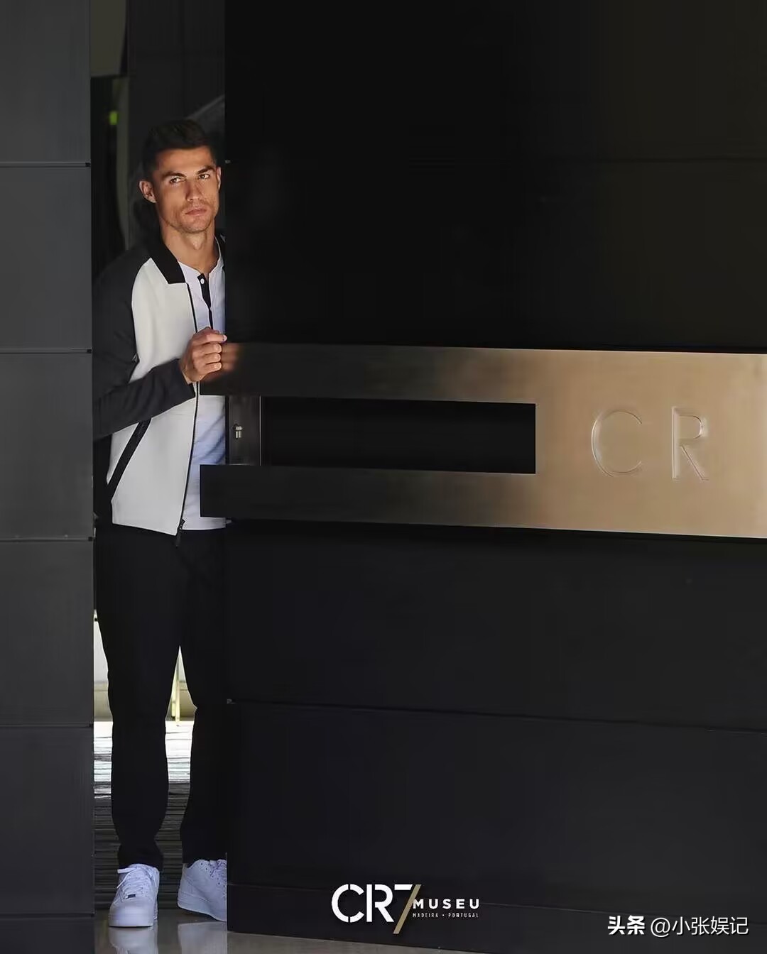 世界杯c罗内马尔照片,世界杯看不懂球看颜值就行了