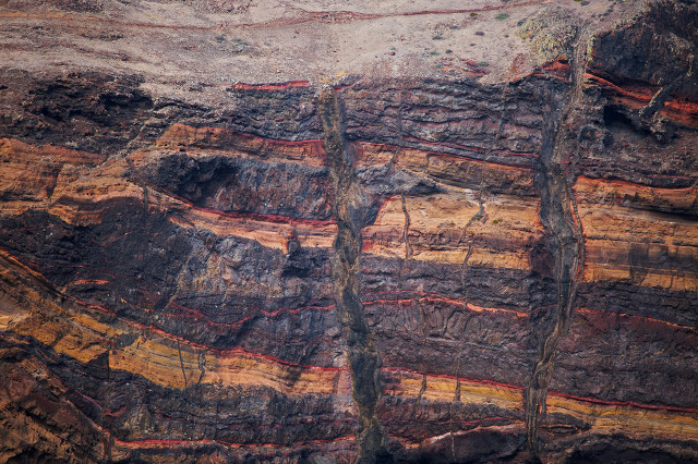 差差向岩石,冉冉凌青壁:衍生万物的地壳主要结构——花岗岩