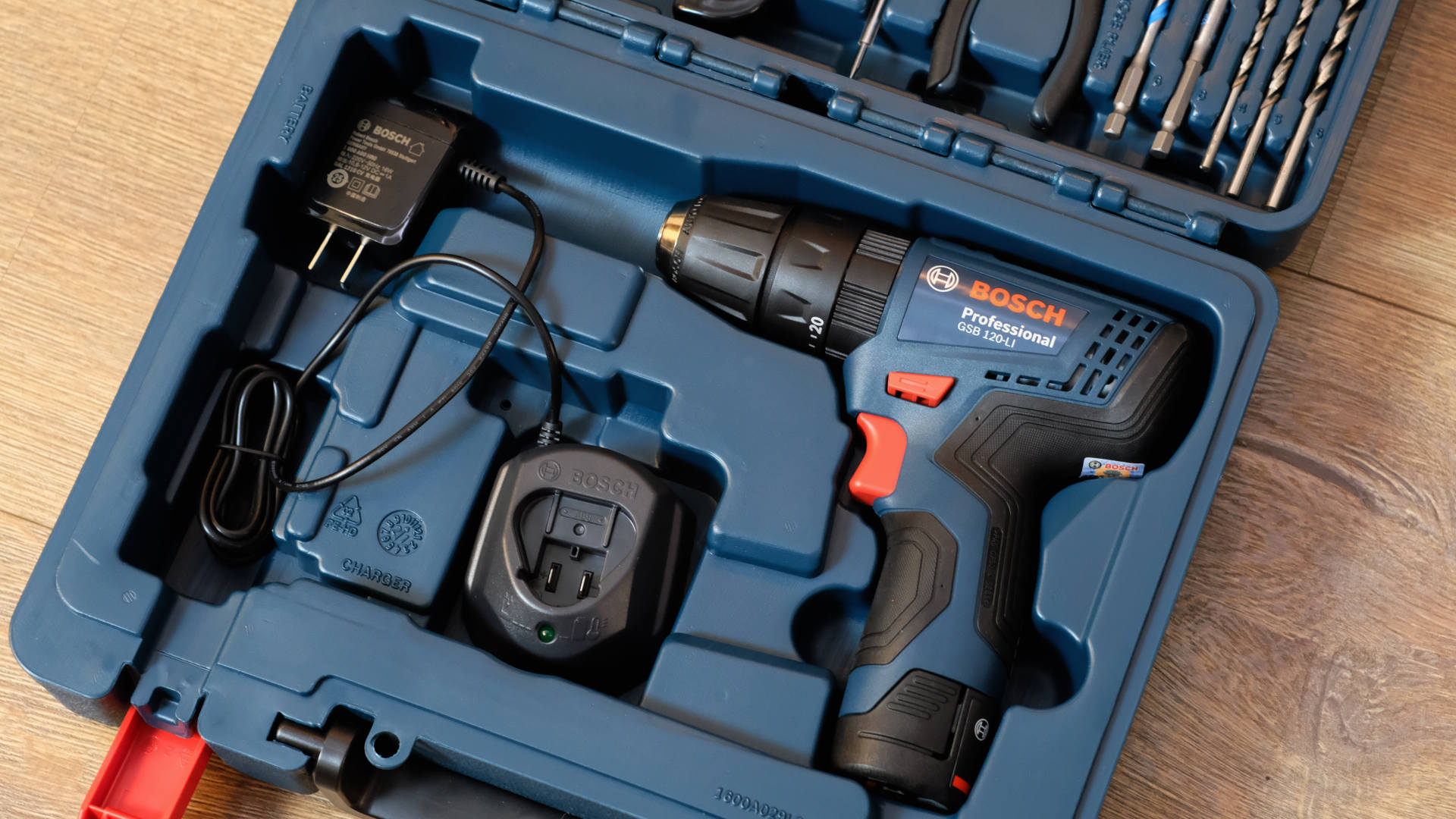 博世gsb120冲击钻套装,博世gsb120锂电钻工具箱套装