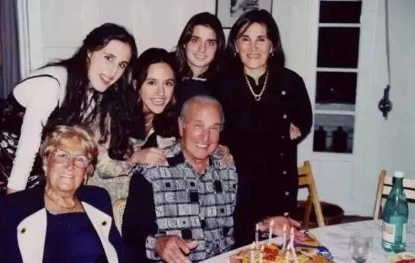 刘烨和妻子是如何相识的,刘烨荧幕情侣