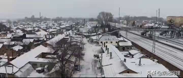 制片冰面被捆4小时,浇17桶冷水!不为人知的剧组“背面”