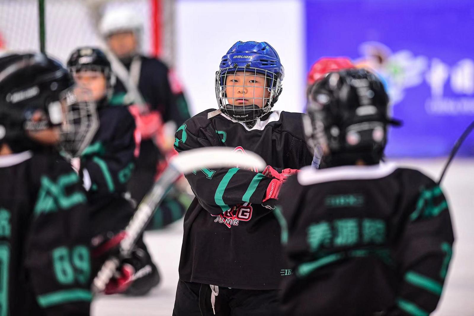 冰球比赛热场,沈阳冰球比赛2024