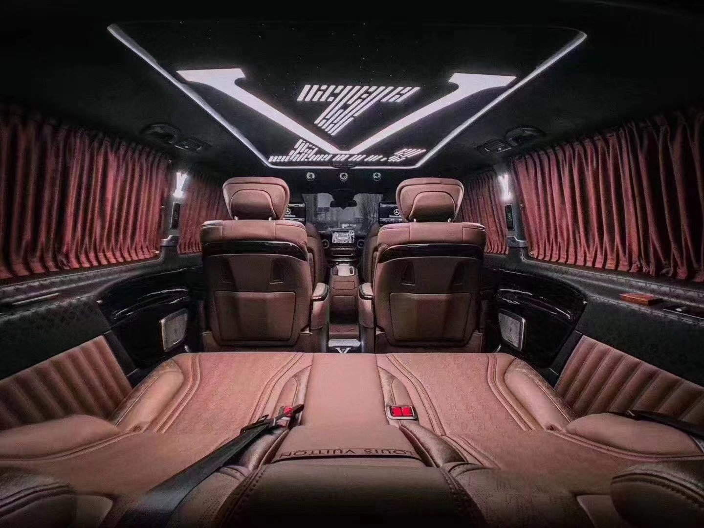 lv和奔驰合作的车,lv高端商务车