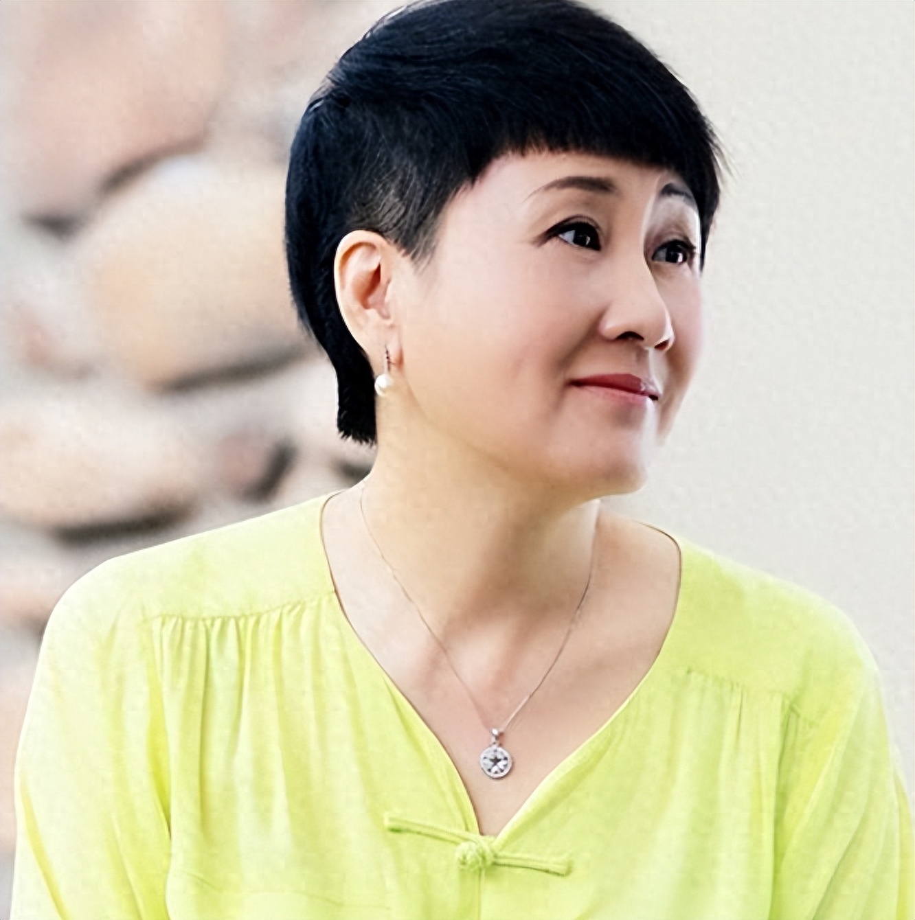 狂野夜晚：张凯丽与罗兆辉的惊人秘密揭晓！