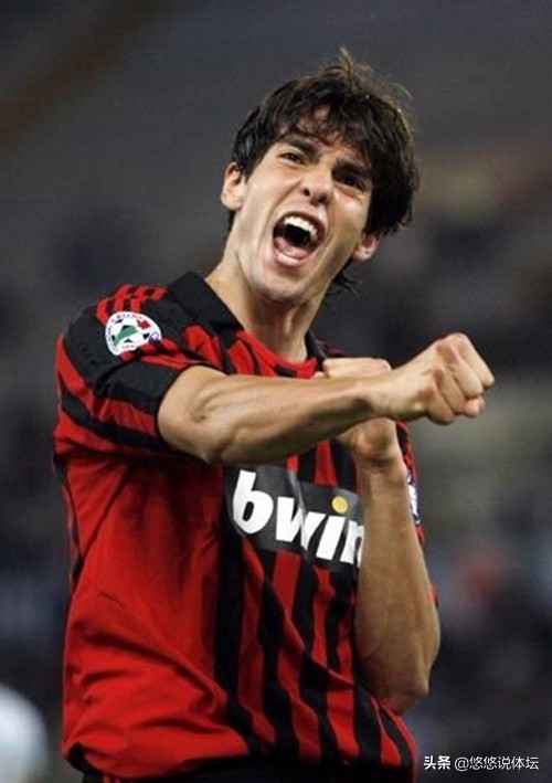 卡卡入选足球历史最佳11人,意大利老球星卡卡