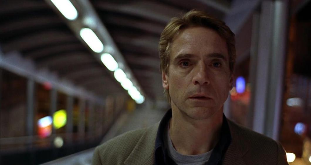 摘皇家*徽警**，无误差手表，放5次烟花，8部细节拉满的回归题材电影