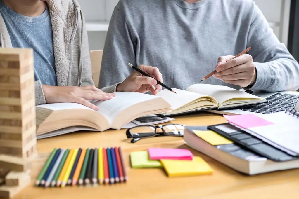 英国精英教育的选择,英国的精英教育是怎么样的