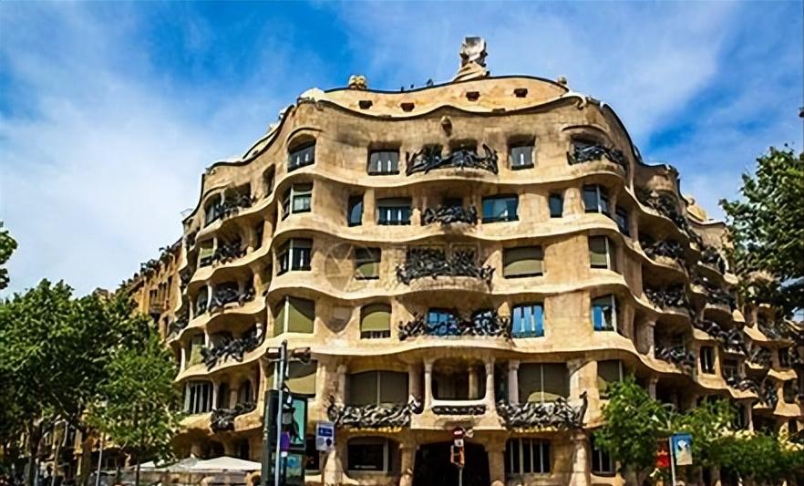 巴塞罗那为什么有吸引力,巴塞罗那特色是什么