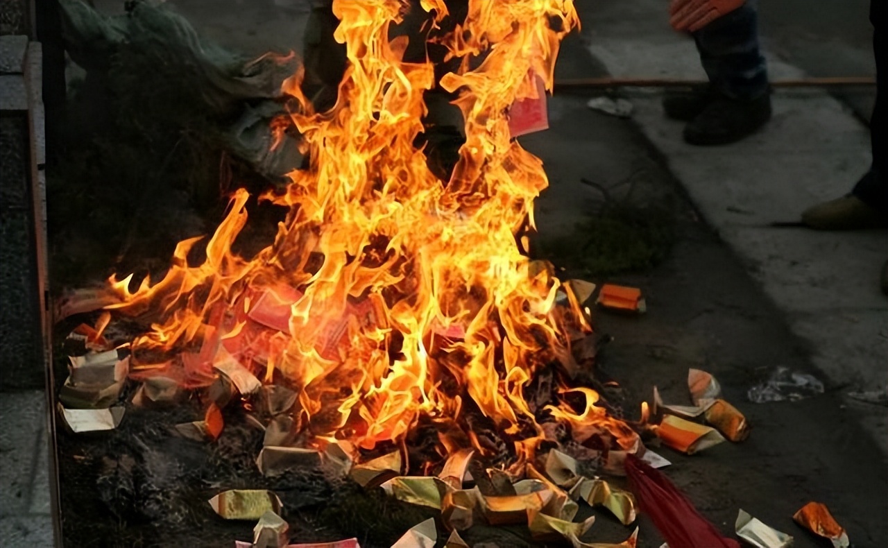 祭祖先上坟有什么说法,祭祖上坟要禁忌哪些事