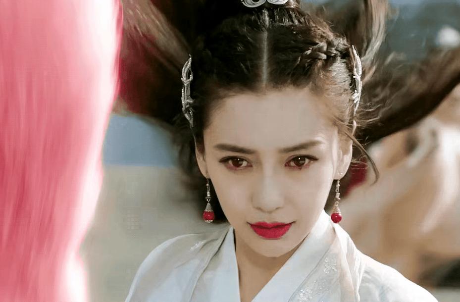 离开黄晓明后,杨颖拍戏被男演员舌吻,怎么沦落到这般地步?